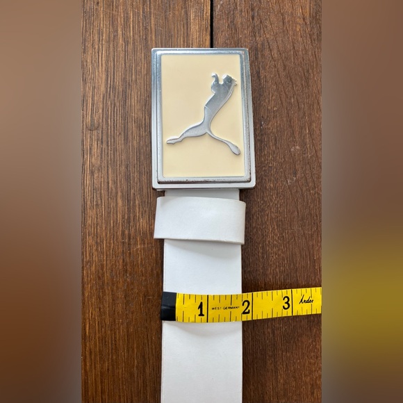 Puma White Leather Belt with Cream & Silver Enamel Logo Buckle - Picture 5 of 9